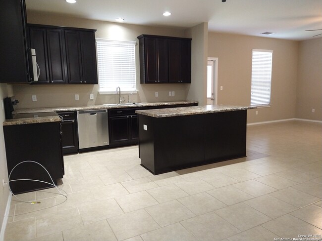 Building Photo - 10130 Castello Cyn