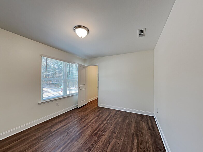 Building Photo - 3273 Brierhill Rd