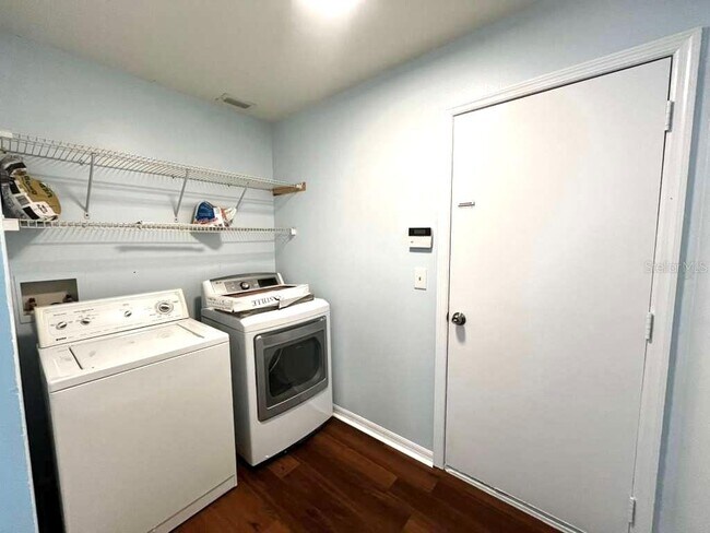 Building Photo - 10618 Logan Chase Ln