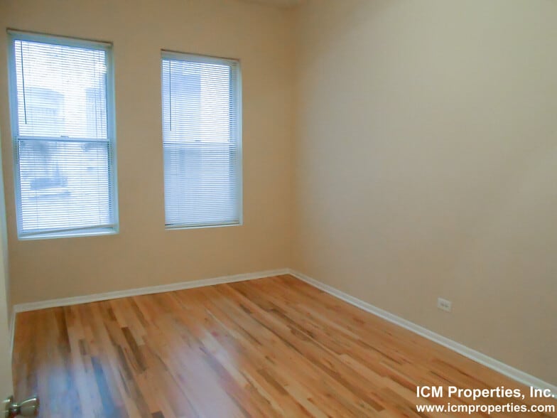 Building Photo - 863 W Lill Ave