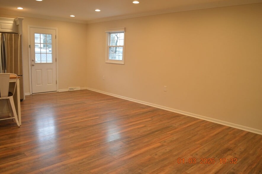 Building Photo - 1636 Gibbons Rd