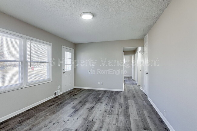 Building Photo - 11201 Crystal Ave