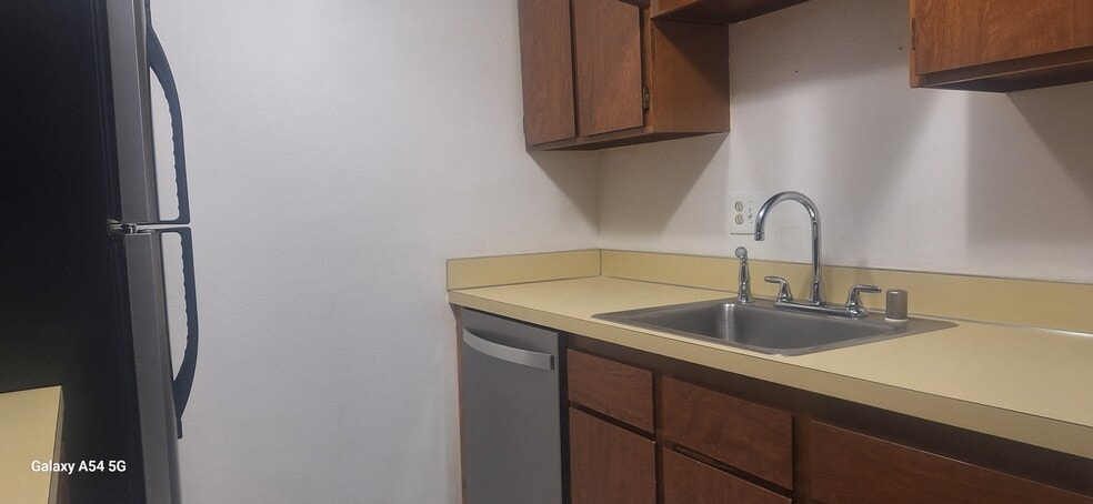 Building Photo - 310 S 174th Pl