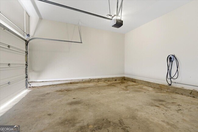 Building Photo - 728 Markhams Dr