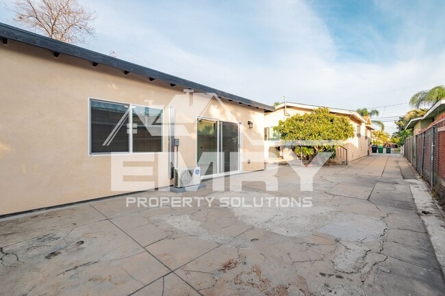 Building Photo - 6221 Fishburn Ave