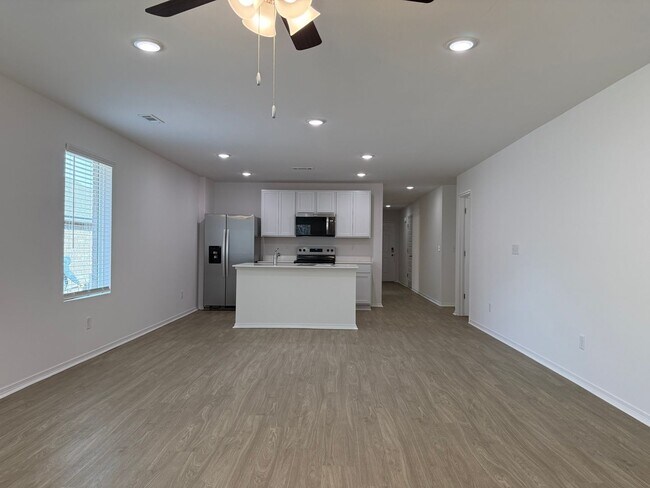 Building Photo - 245 Bighorn Trl