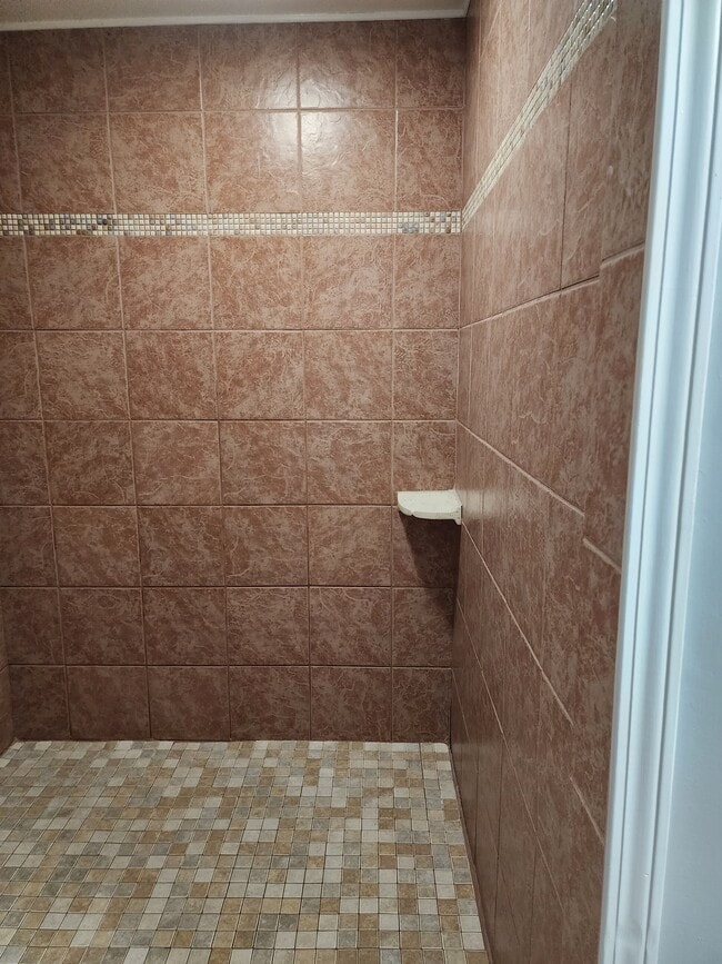 Building Photo - 2408 Crabtree Ct