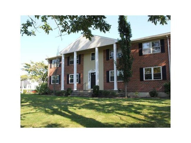 Primary Photo - 70 Carroll Ave