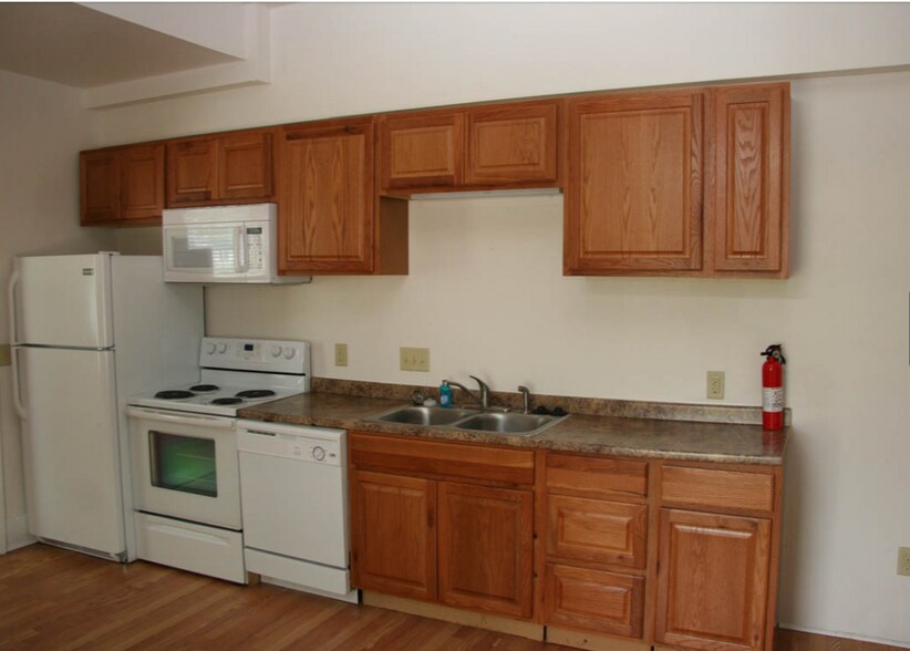 Building Photo - 210 N Beech St