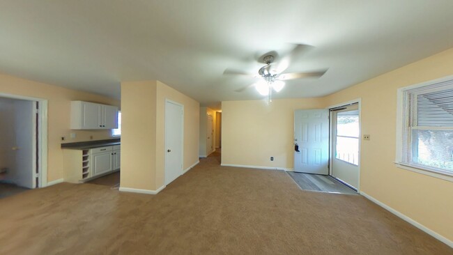 Building Photo - 3 Bedroom 1 Bath Rental Home in Newmarket ...