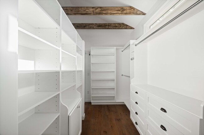 Building Photo - 2813 Military Ave