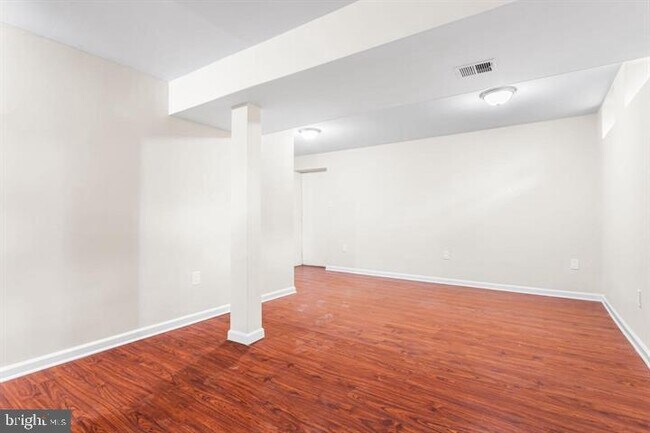 Building Photo - 2807 Falling Brook Terrace