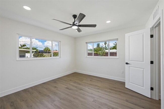 Building Photo - 6735 Keystone Dr