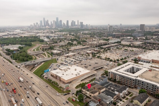 Building Photo - 1607 Bass St