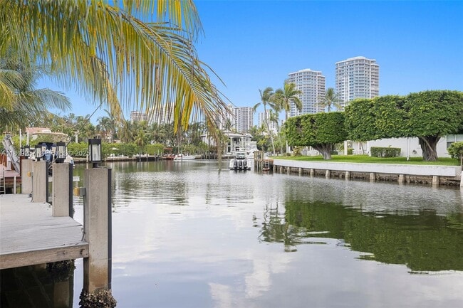 Building Photo - 564 Golden Beach Dr