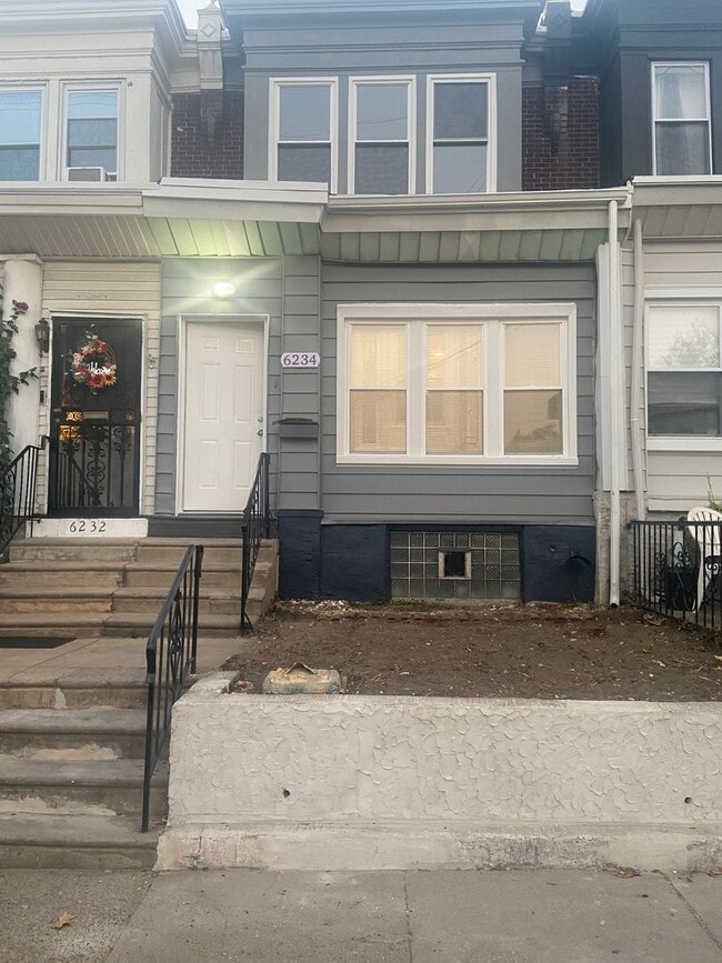 Building Photo - Remodeled Home - Oak Lane