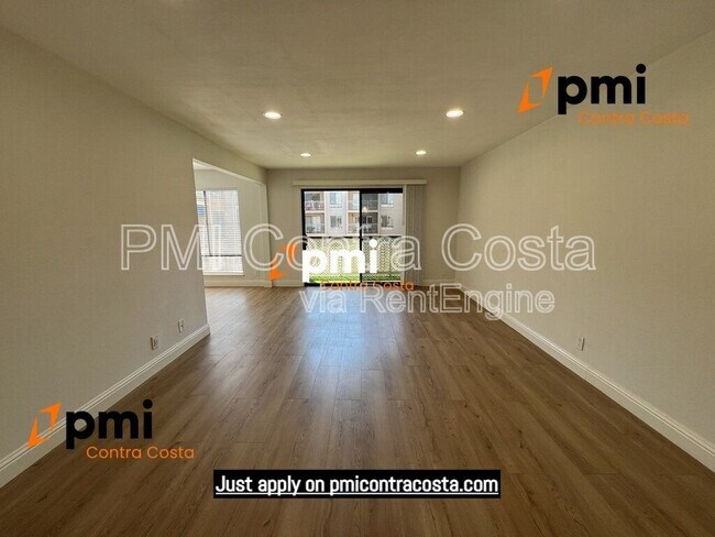 Building Photo - 320 N Civic Dr
