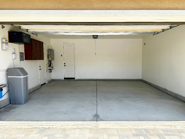 Building Photo - 20850 Barn Rd