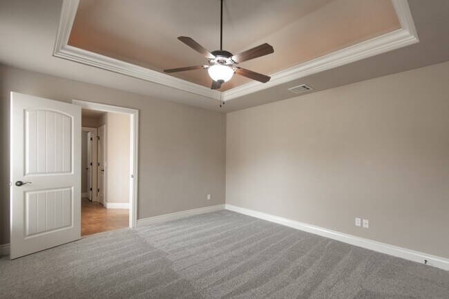 Building Photo - 2124 New Brook Dr