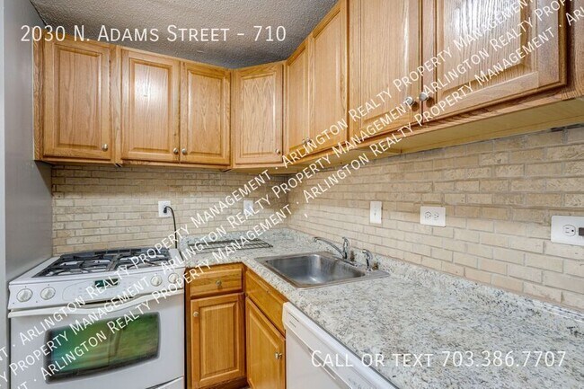 Building Photo - 2030 N Adams St