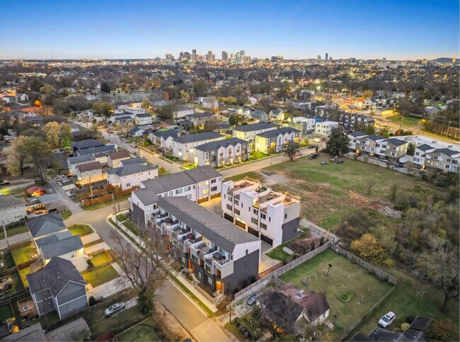 Building Photo - 2135 24th Ave N