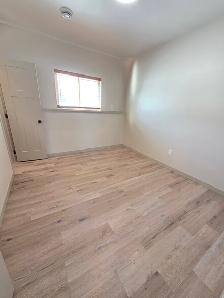 Building Photo - 1101 S Lawler St