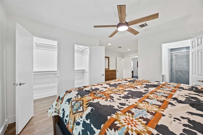 Building Photo - 22419 Deville Dr