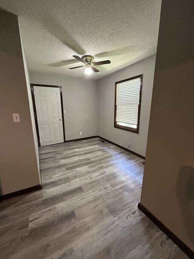 Building Photo - Very Nice 2BR/1BA House - Quiet Neighborhood