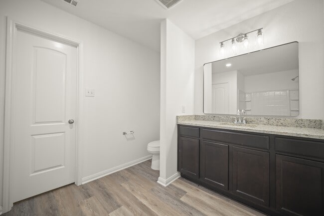 Building Photo - 14260 Greenhaw Ln