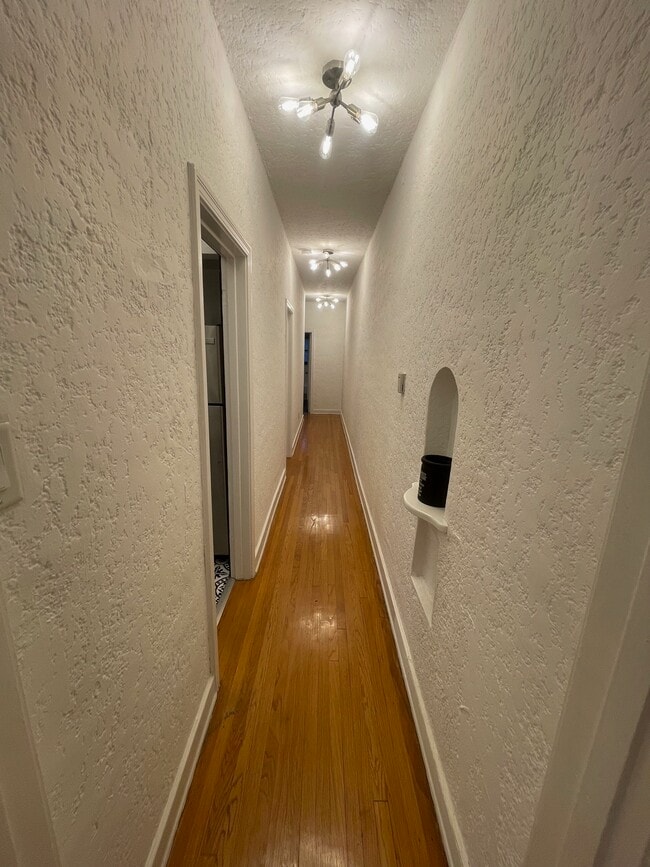 Building Photo - 130 N Croft Ave