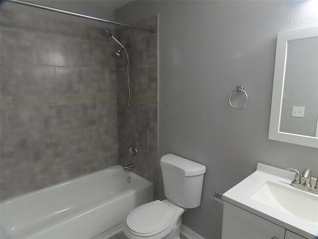 Building Photo - 5986 Westgate Dr