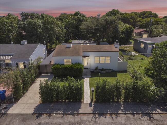 Building Photo - 774-774 NW 49th St