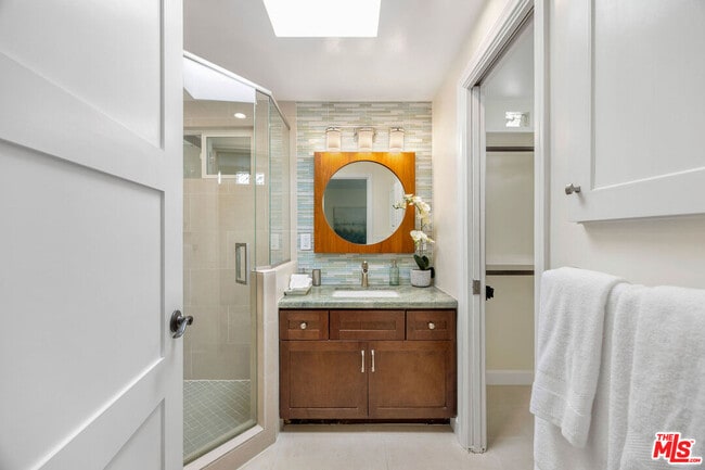 Building Photo - 1039 26th St