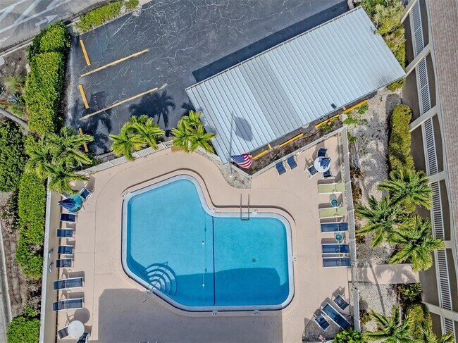 Building Photo - 1400 Tarpon Center Dr