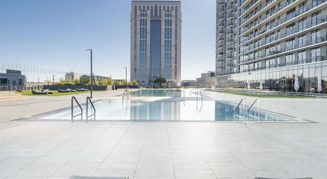 Building Photo - 434 N Orange Ave