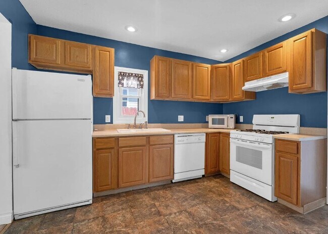 Building Photo - Great one bedroom - Located in Rock Island