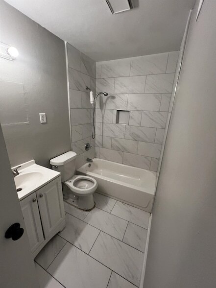 Building Photo - 3424 Gladstone Cove