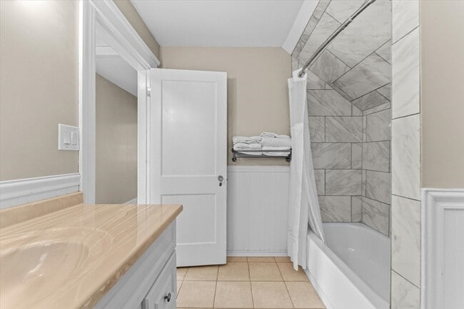 Building Photo - 6 Davis Way