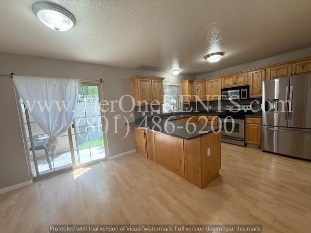 Building Photo - No deposit option for qualified renters wi...