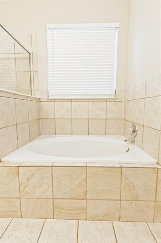 Building Photo - 4009 Hidden Meadow Ct