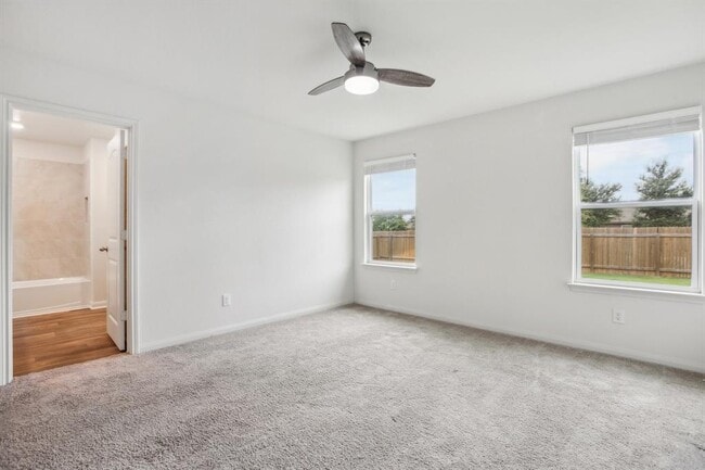 Building Photo - 1040 Riverdale Cove