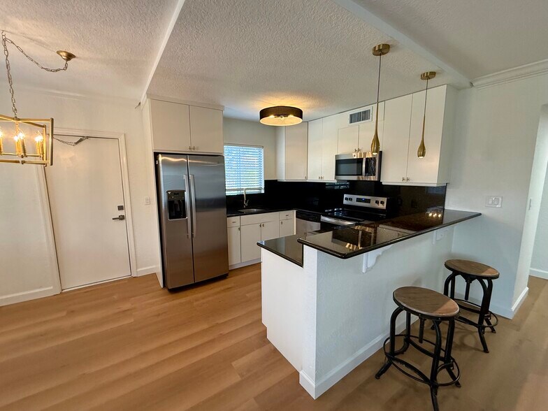 4 barstools included from restoration hardware. - 1353 Holly Heights Dr