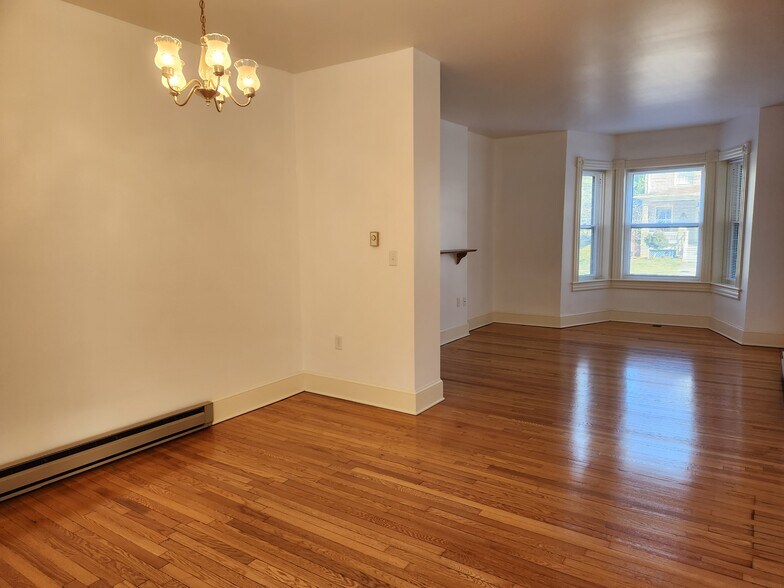 Building Photo - 125 Peyton St