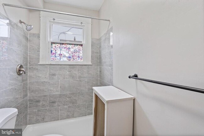 Building Photo - 639 Plymouth Rd