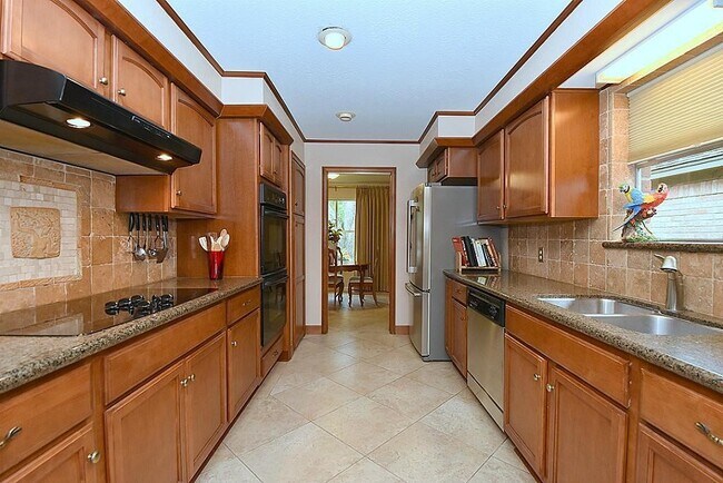 Building Photo - 1126 Western Springs Dr