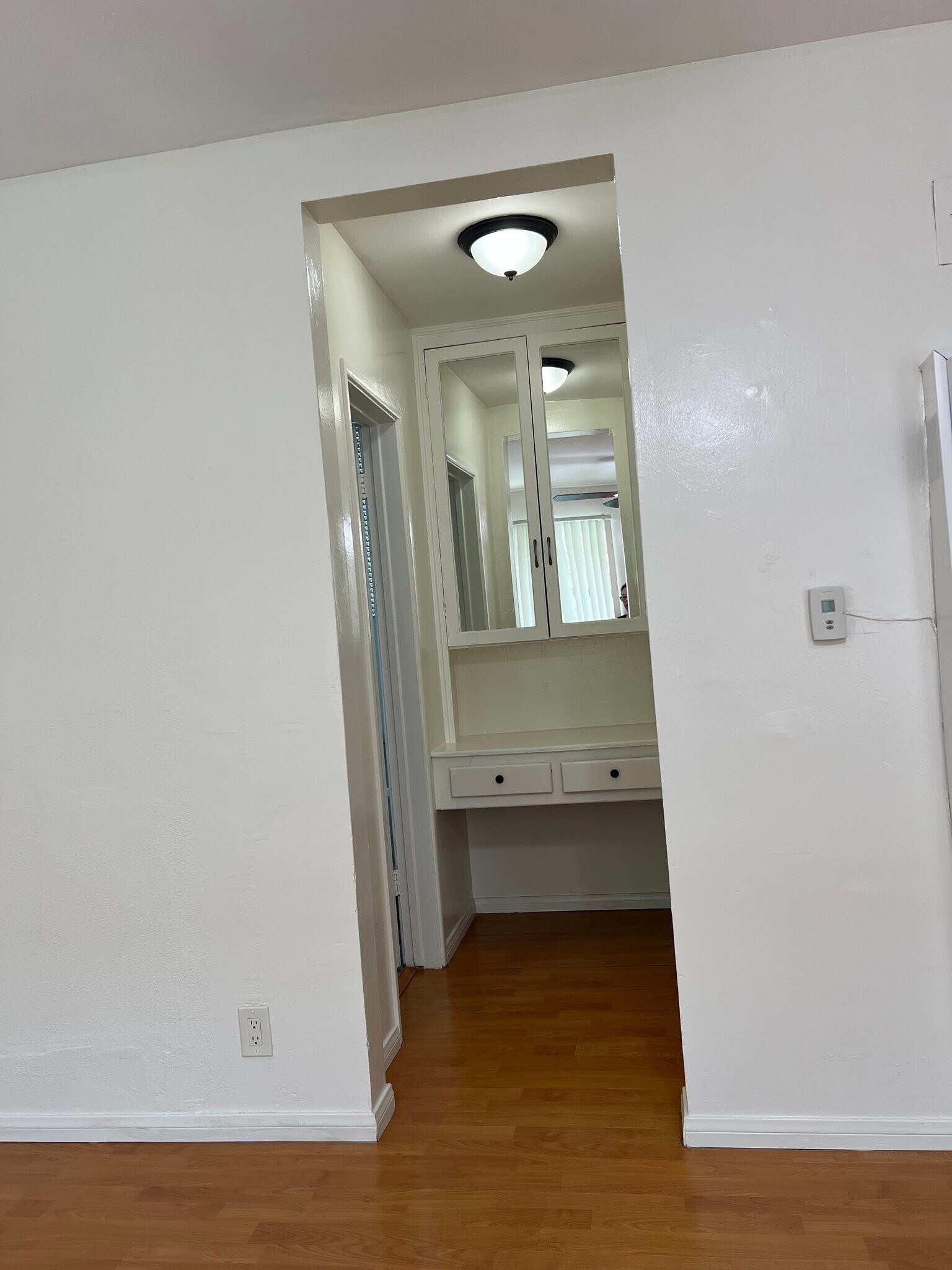 Building Photo - 214 W Maple St