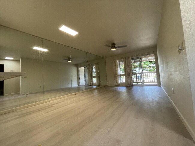 Building Photo - PARKGLEN AT WAIKELE 2/2/2 Bldg E, W/D, C-f...