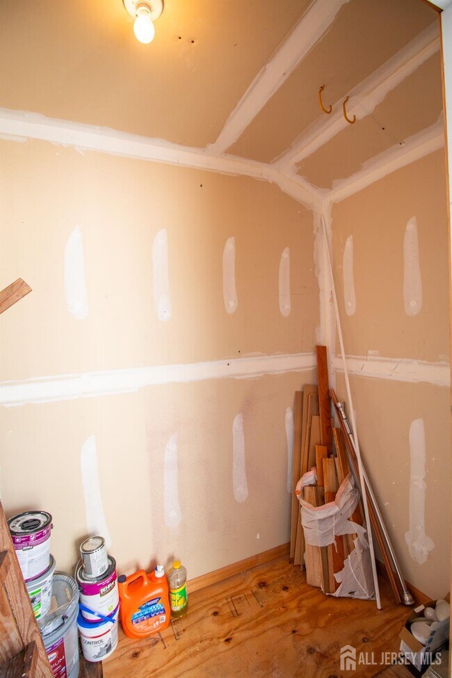 Building Photo - 1337 Waterford Dr