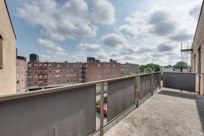 Building Photo - 101 Jackson Ave