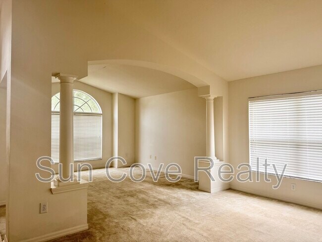 Building Photo - 24927 Siena Dr